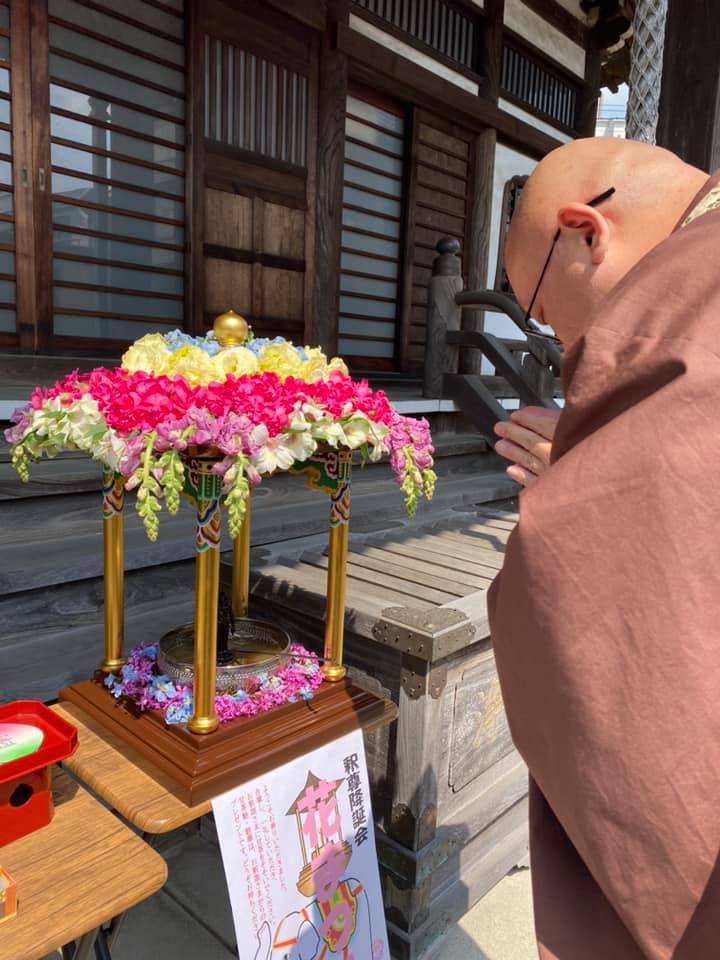 令和2年本覺寺花まつり花御堂参詣